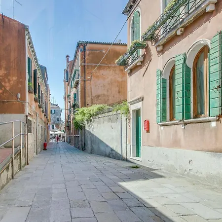 Holiday Le Guglie