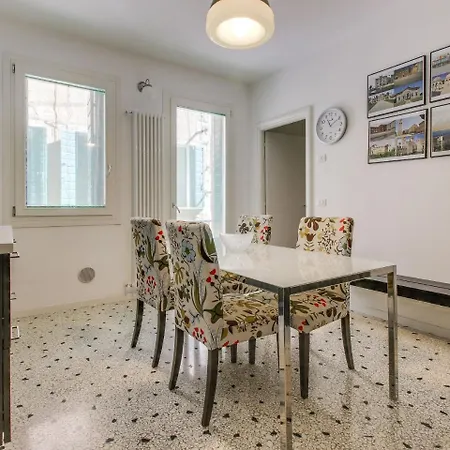 Holiday Le Guglie بيت للعطل